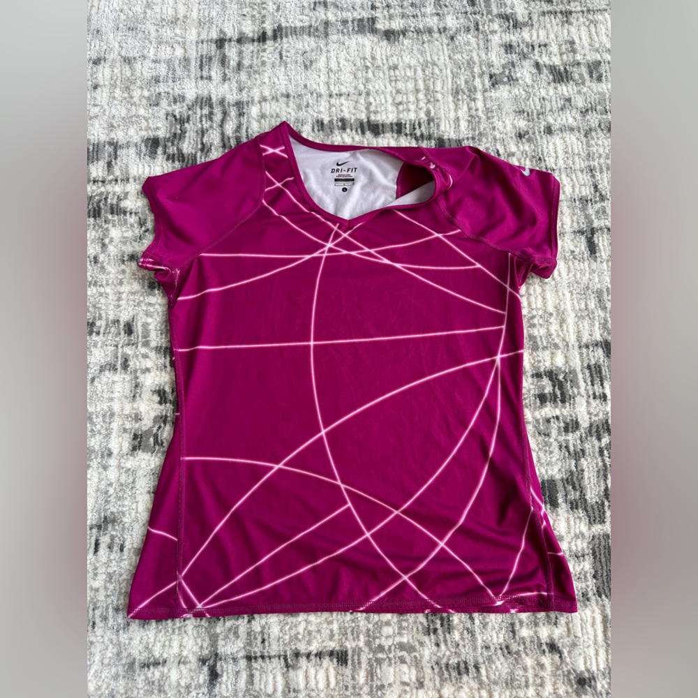 Nike Women's Tennis Shirt. Size Large.